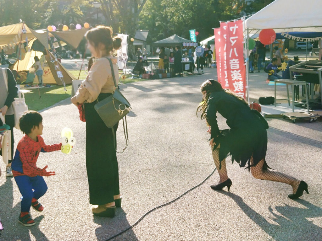 ママココハロウィン2018魔女コスプレ